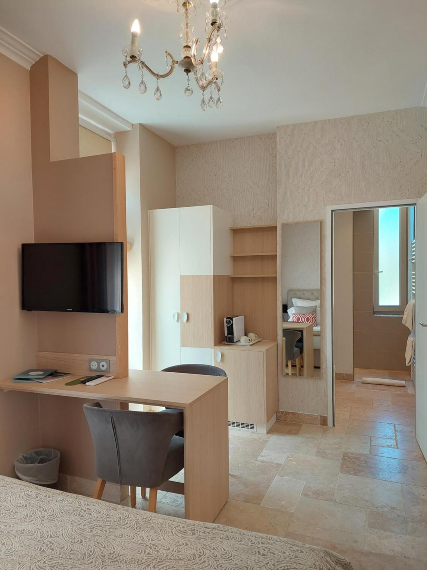 Hotel The Originals Residence De Rohan Во-сюр-Мер Екстериор снимка