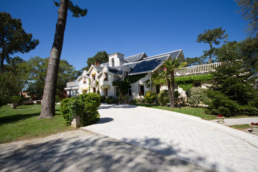 Hotel The Originals Residence De Rohan Во-сюр-Мер Екстериор снимка