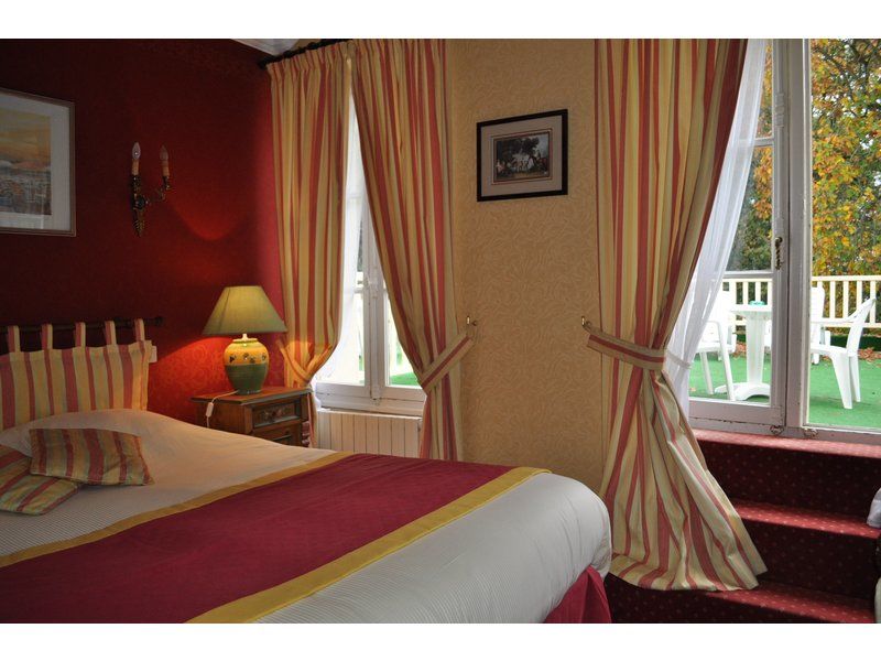 Hotel The Originals Residence De Rohan Во-сюр-Мер Екстериор снимка